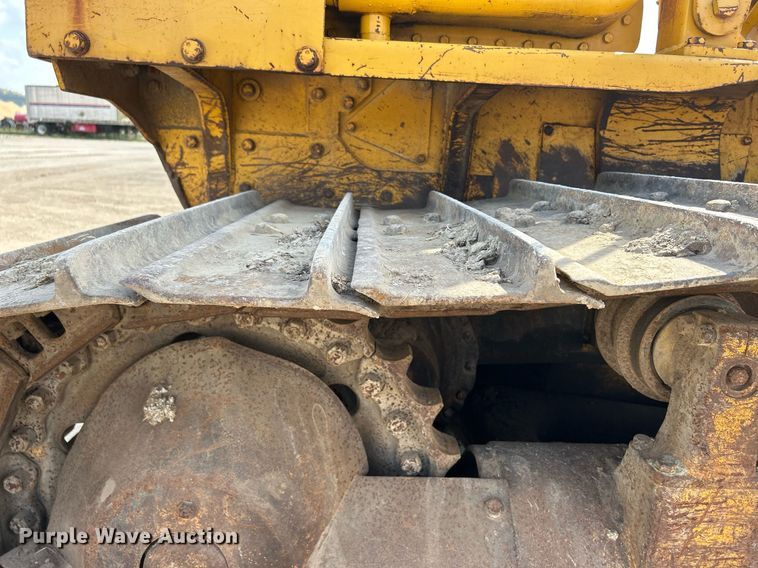 image for item DQ0947 1989 Komatsu D68P-1  dozer