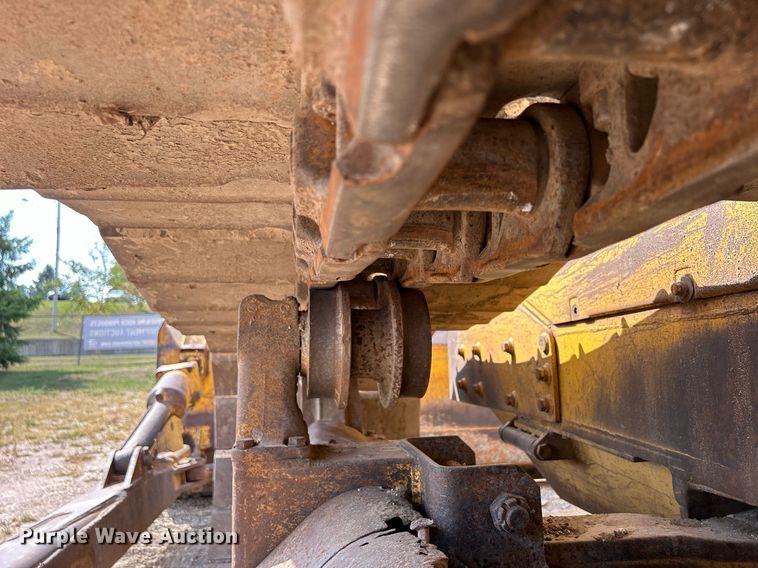 image for item DQ0947 1989 Komatsu D68P-1  dozer