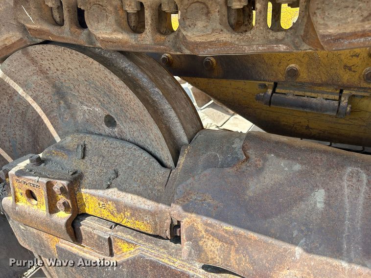 image for item DQ0947 1989 Komatsu D68P-1  dozer