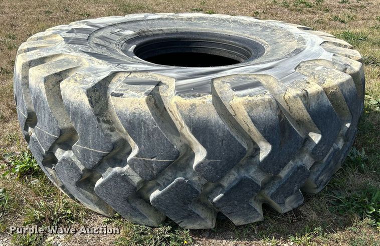 image for item DQ0948 (3) tires
