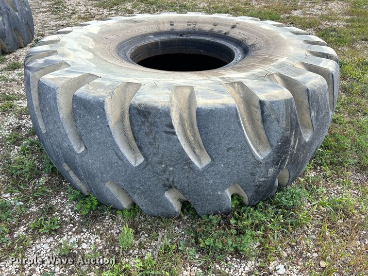 image for item DQ0948 (3) tires