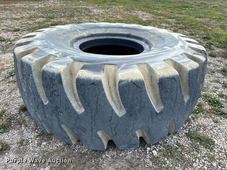 image for item DQ0948 (3) tires