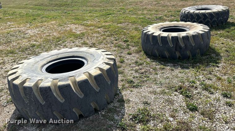 image for item DQ0948 (3) tires