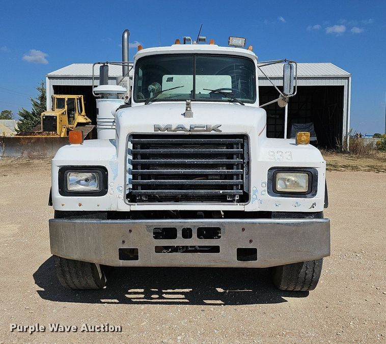 image for item DQ1087 1993 Mack RD960S  ready mix truck