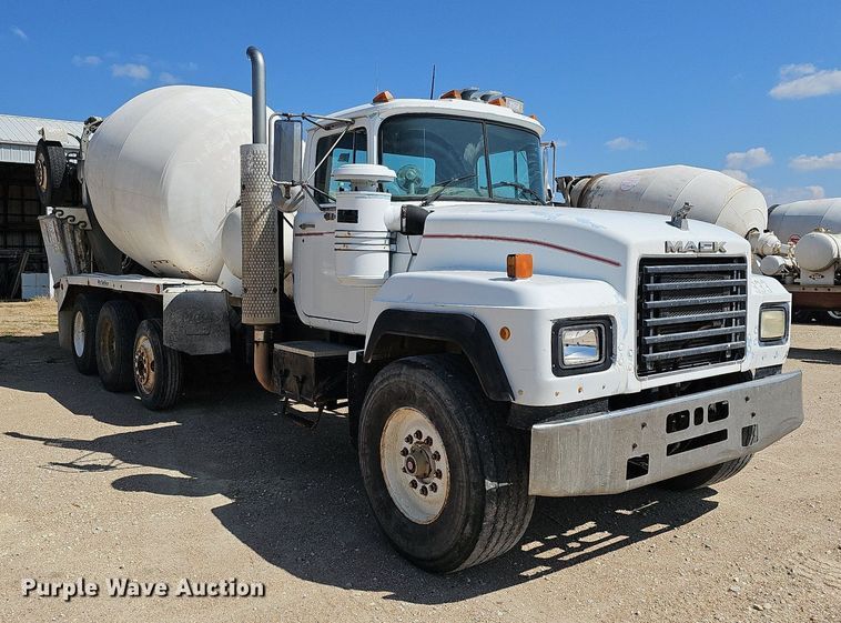 image for item DQ1087 1993 Mack RD960S  ready mix truck