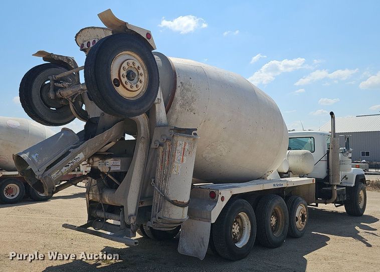 image for item DQ1087 1993 Mack RD960S  ready mix truck