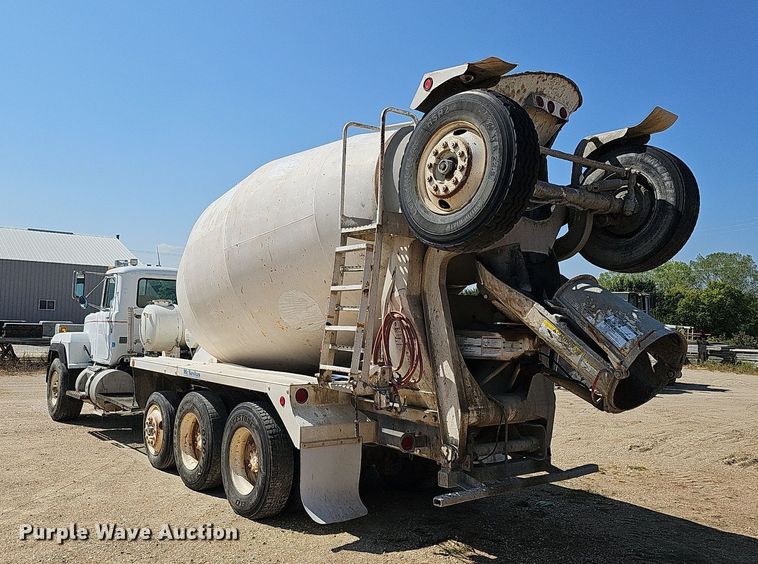 image for item DQ1087 1993 Mack RD960S  ready mix truck