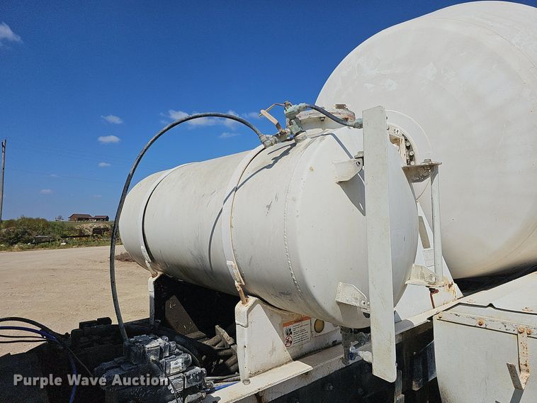 image for item DQ1087 1993 Mack RD960S  ready mix truck