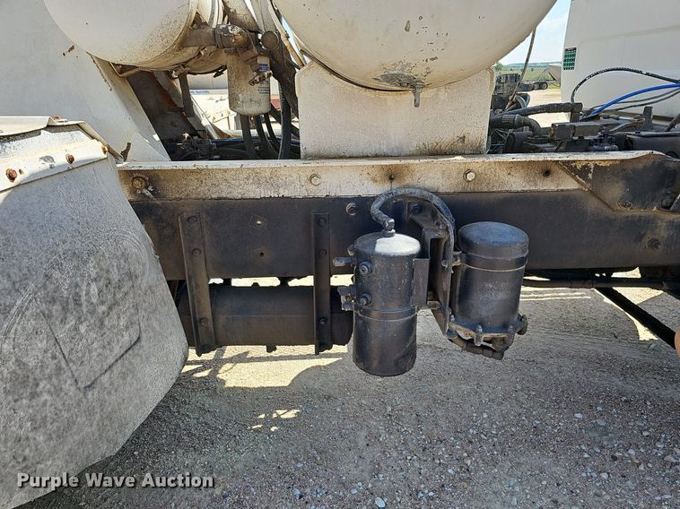 image for item DQ1087 1993 Mack RD960S  ready mix truck