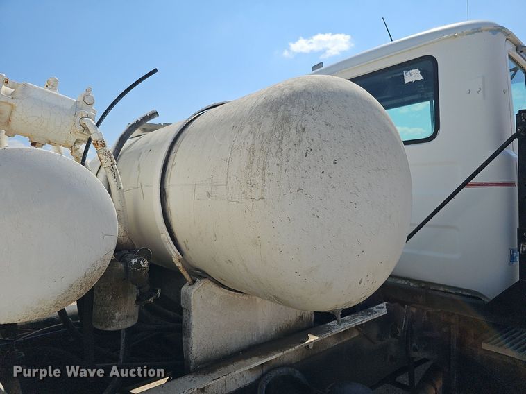 image for item DQ1087 1993 Mack RD960S  ready mix truck