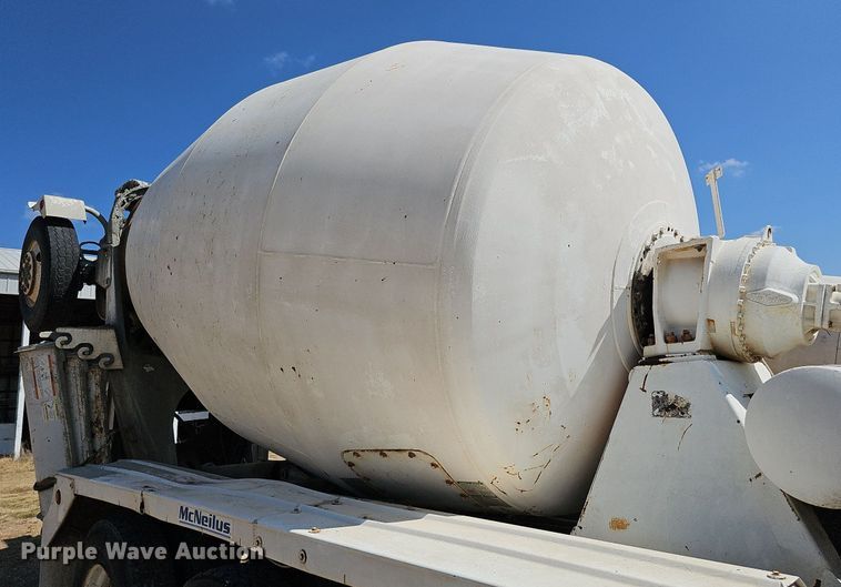 image for item DQ1087 1993 Mack RD960S  ready mix truck