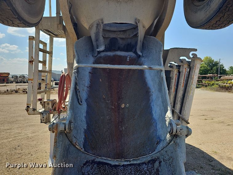 image for item DQ1087 1993 Mack RD960S  ready mix truck