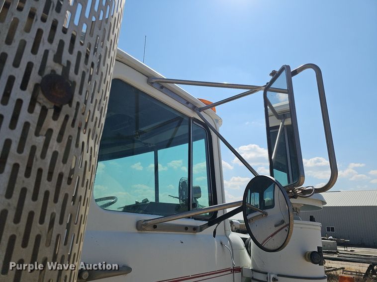 image for item DQ1087 1993 Mack RD960S  ready mix truck