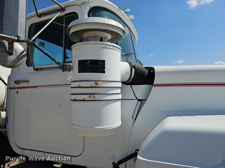 image for item DQ1087 1993 Mack RD960S  ready mix truck