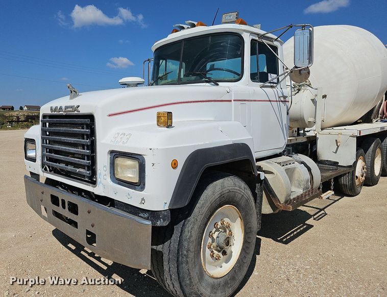 image for item DQ1087 1993 Mack RD960S  ready mix truck