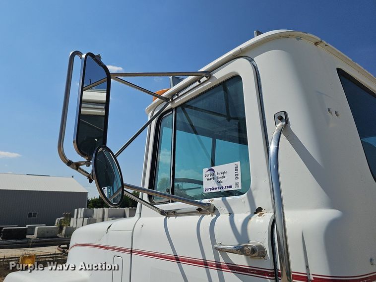 image for item DQ1087 1993 Mack RD960S  ready mix truck