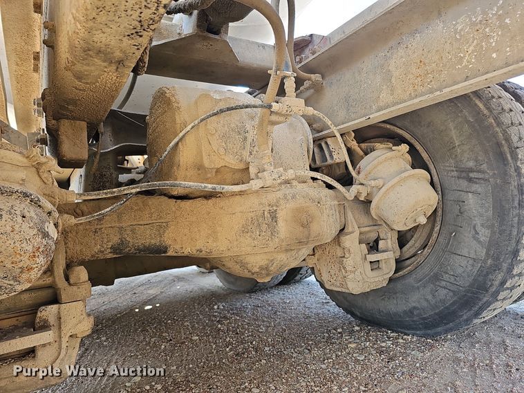 image for item DQ1087 1993 Mack RD960S  ready mix truck