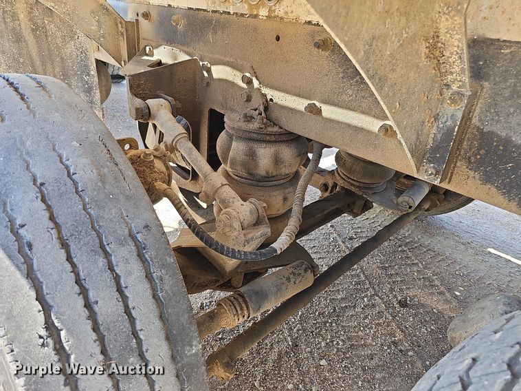 image for item DQ1087 1993 Mack RD960S  ready mix truck