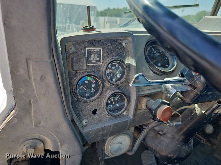 image for item DQ1087 1993 Mack RD960S  ready mix truck