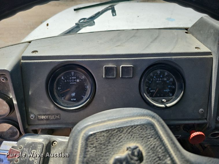 image for item DQ1087 1993 Mack RD960S  ready mix truck