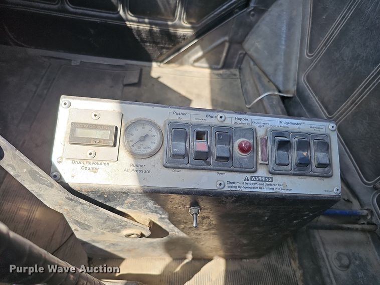 image for item DQ1087 1993 Mack RD960S  ready mix truck