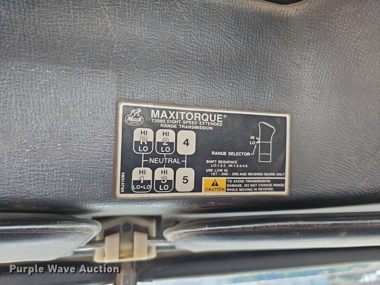 image for item DQ1087 1993 Mack RD960S  ready mix truck