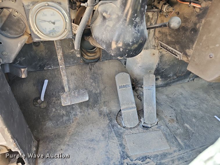 image for item DQ1087 1993 Mack RD960S  ready mix truck