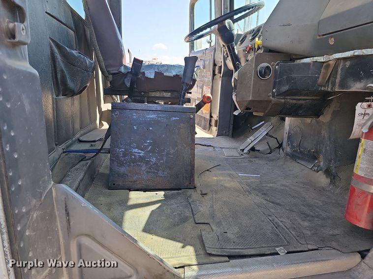 image for item DQ1087 1993 Mack RD960S  ready mix truck