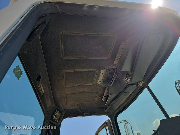 image for item DQ1087 1993 Mack RD960S  ready mix truck