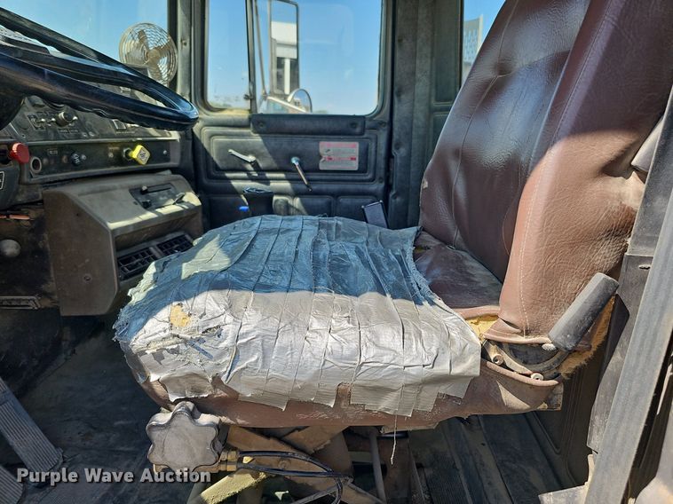 image for item DQ1087 1993 Mack RD960S  ready mix truck