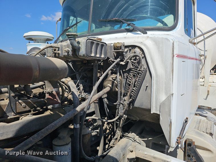 image for item DQ1087 1993 Mack RD960S  ready mix truck