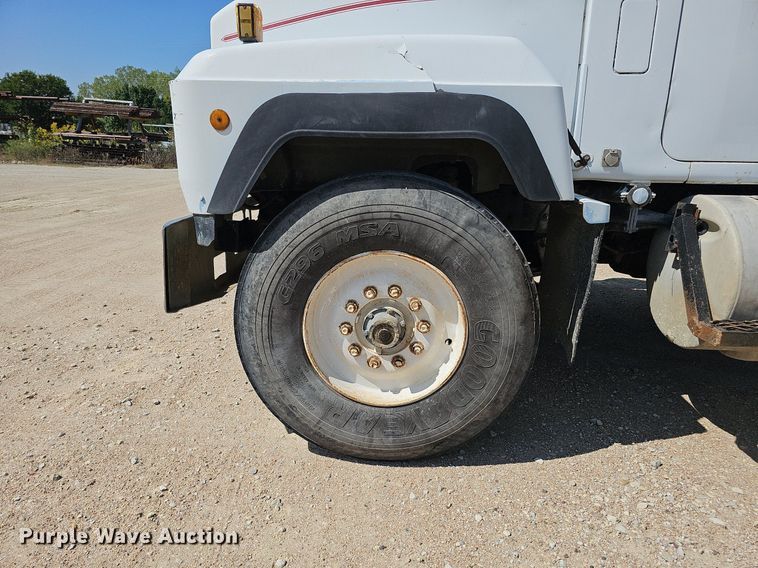 image for item DQ1087 1993 Mack RD960S  ready mix truck