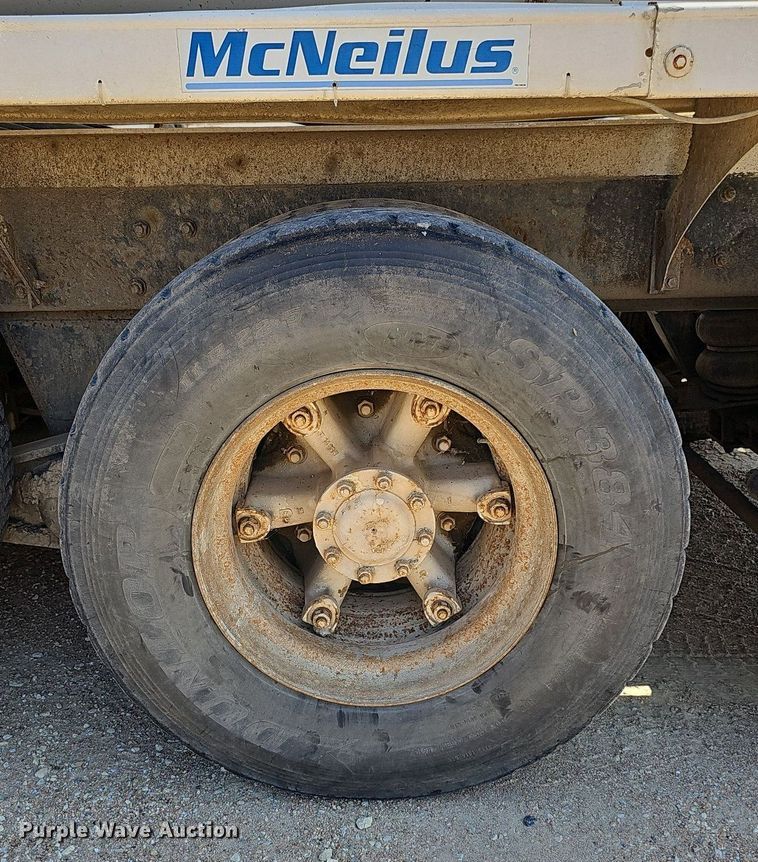 image for item DQ1087 1993 Mack RD960S  ready mix truck