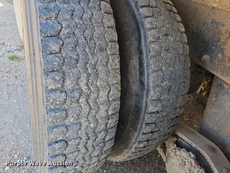 image for item DQ1087 1993 Mack RD960S  ready mix truck