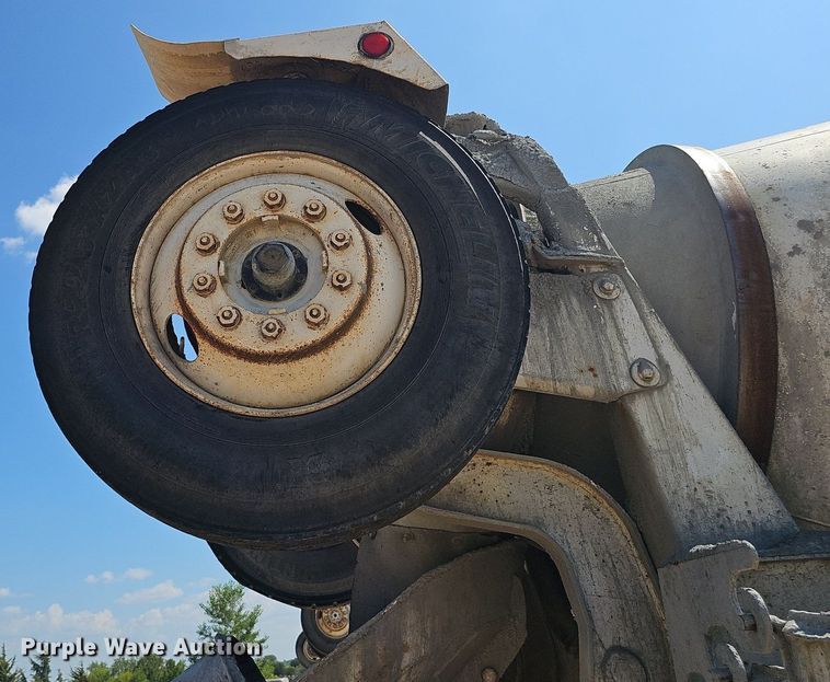image for item DQ1087 1993 Mack RD960S  ready mix truck