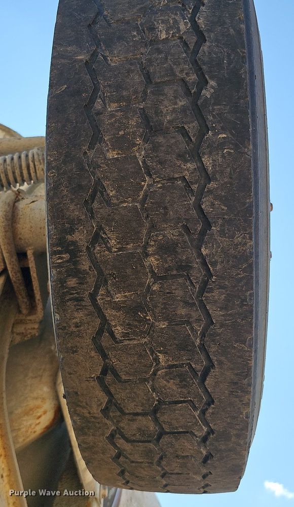 image for item DQ1087 1993 Mack RD960S  ready mix truck