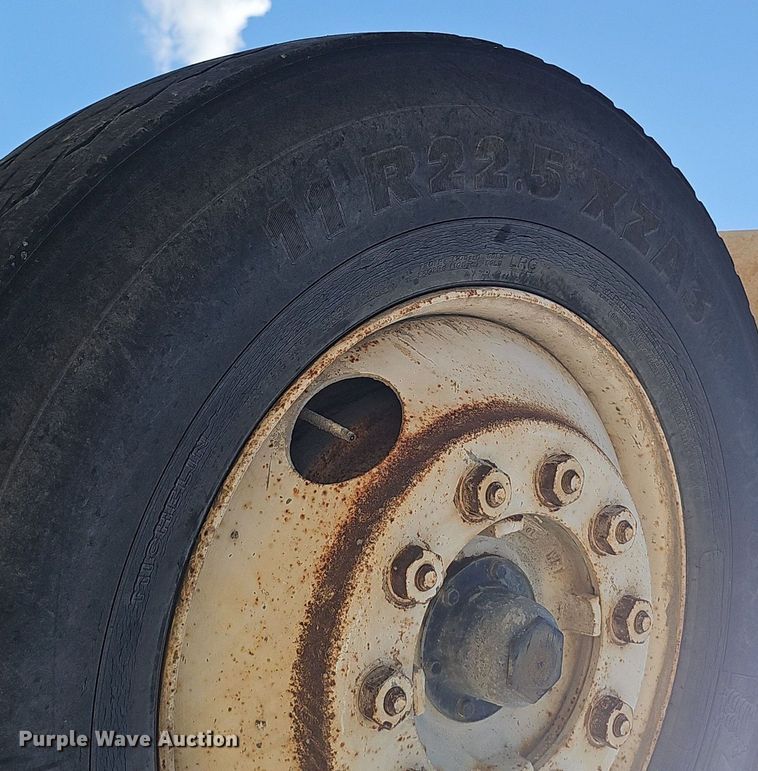 image for item DQ1087 1993 Mack RD960S  ready mix truck