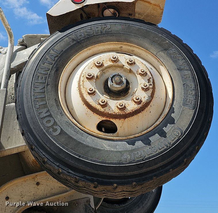 image for item DQ1087 1993 Mack RD960S  ready mix truck