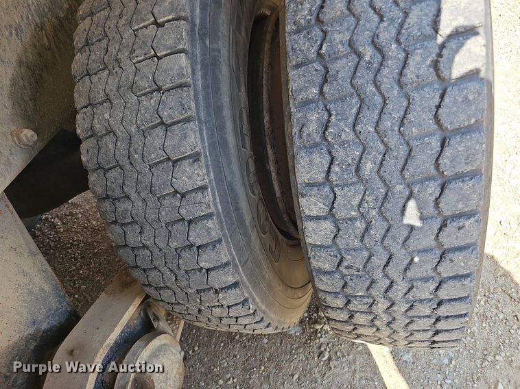 image for item DQ1087 1993 Mack RD960S  ready mix truck