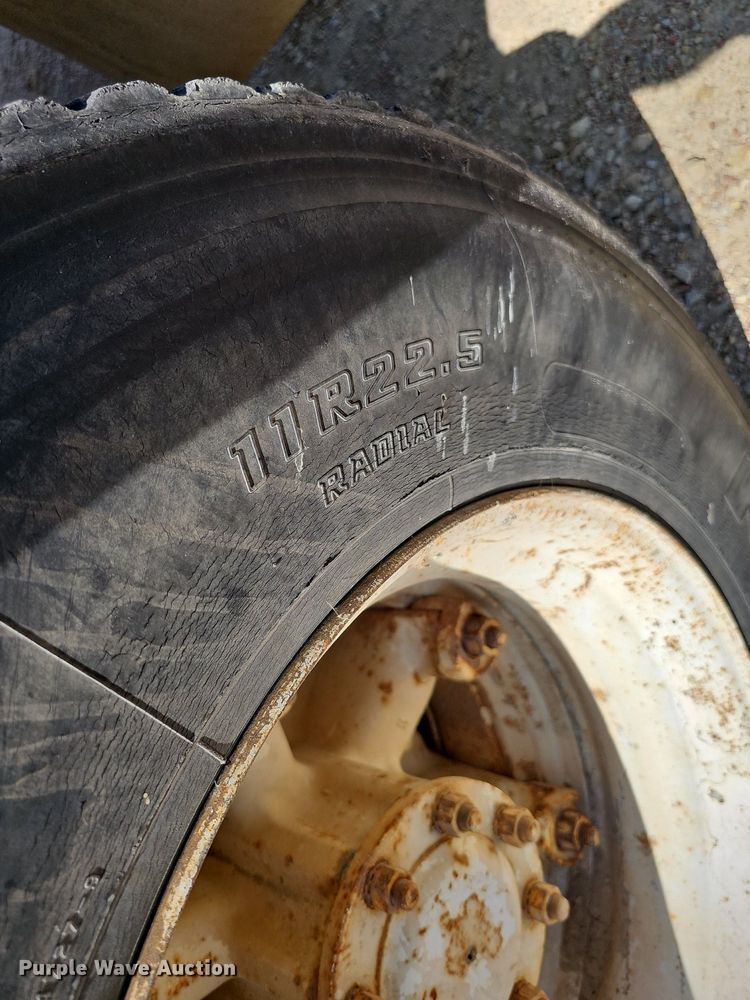 image for item DQ1087 1993 Mack RD960S  ready mix truck