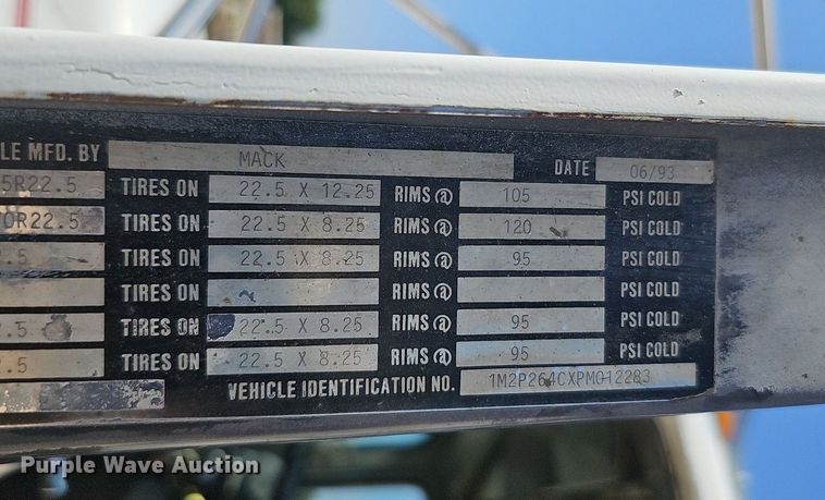 image for item DQ1087 1993 Mack RD960S  ready mix truck