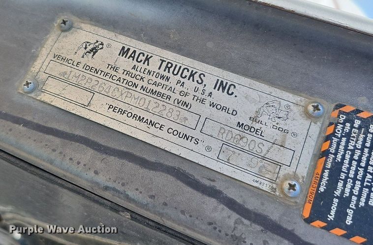 image for item DQ1087 1993 Mack RD960S  ready mix truck