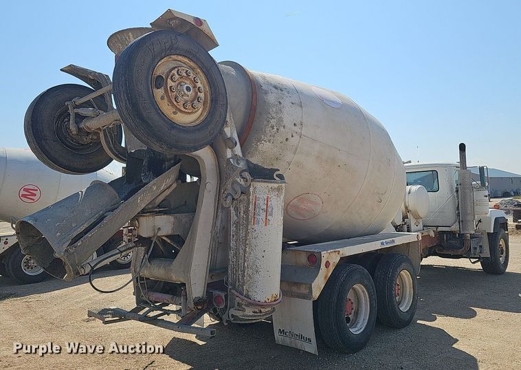 image for item DQ1088 1993 Mack RD690S  ready mix truck