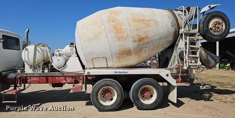 image for item DQ1088 1993 Mack RD690S  ready mix truck