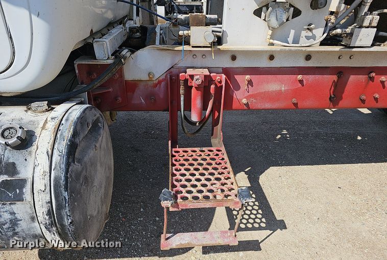 image for item DQ1088 1993 Mack RD690S  ready mix truck