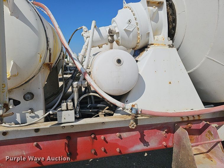 image for item DQ1088 1993 Mack RD690S  ready mix truck