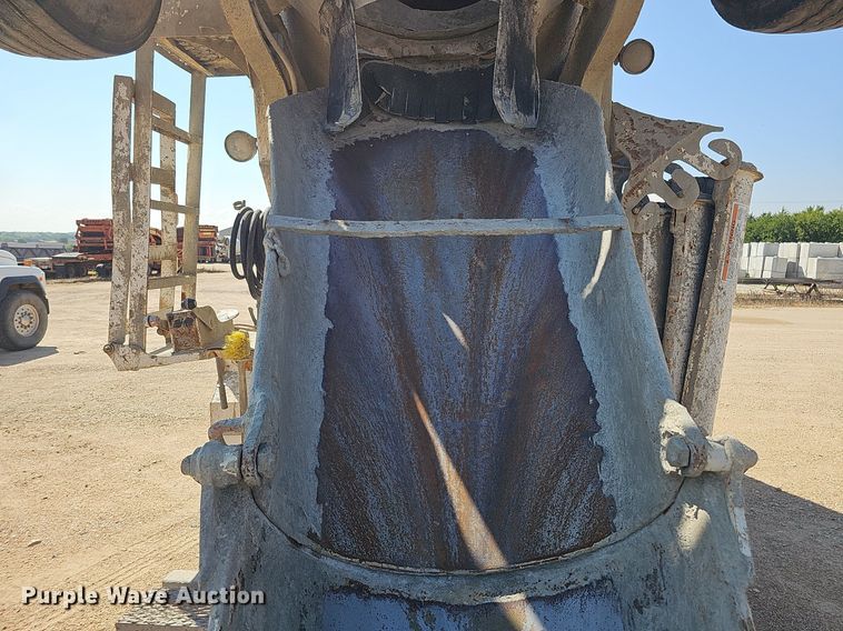 image for item DQ1088 1993 Mack RD690S  ready mix truck