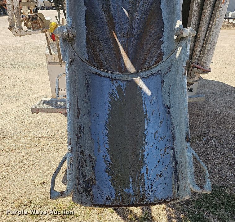 image for item DQ1088 1993 Mack RD690S  ready mix truck