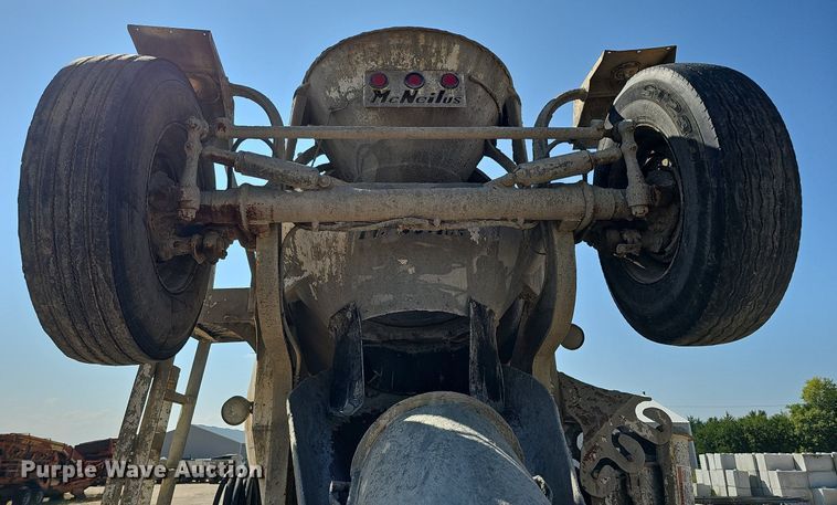 image for item DQ1088 1993 Mack RD690S  ready mix truck