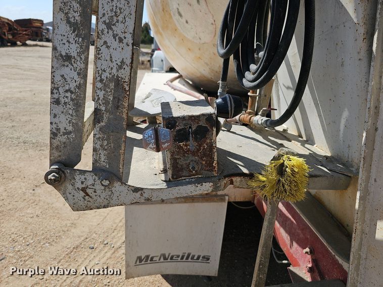 image for item DQ1088 1993 Mack RD690S  ready mix truck